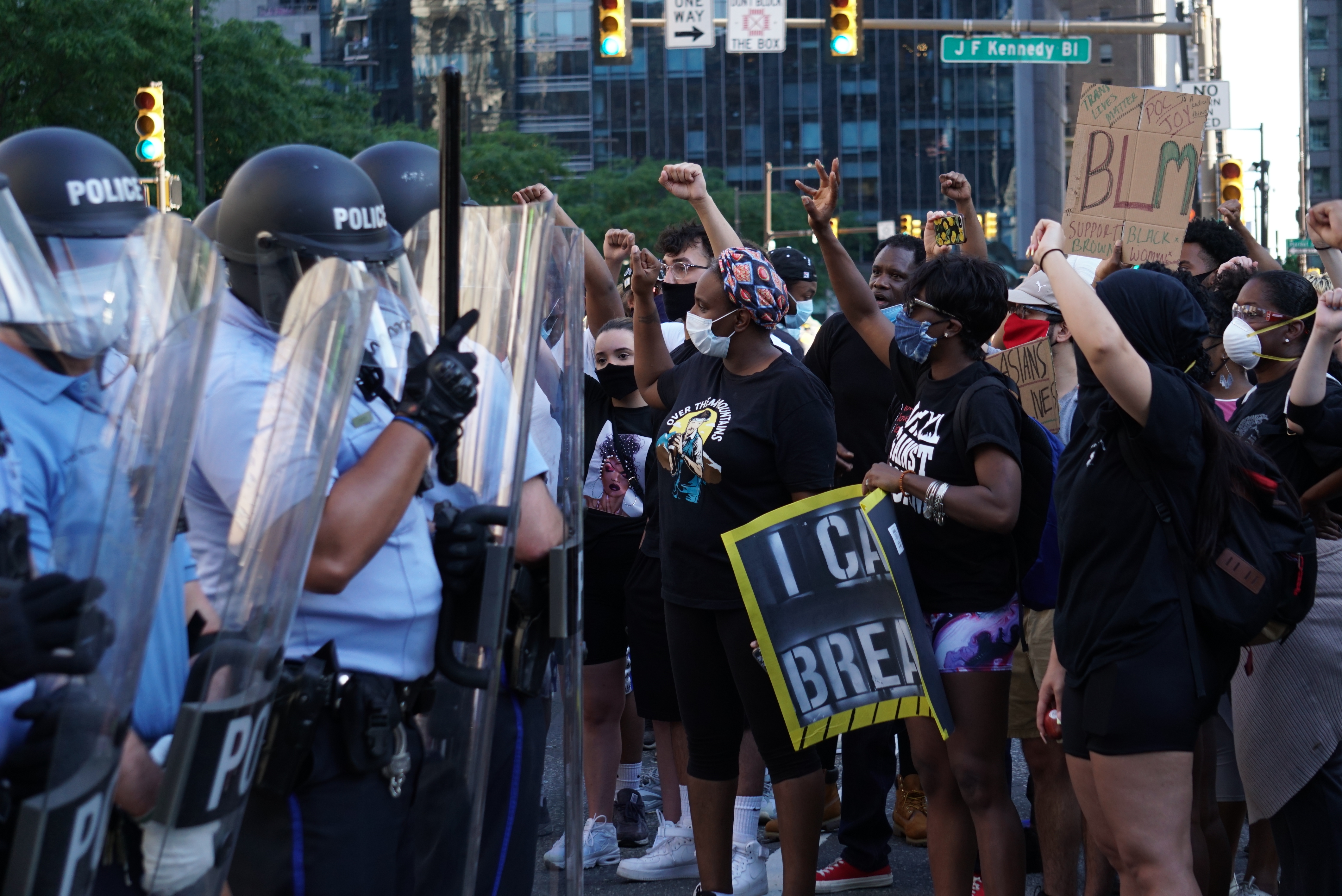 Protesters in Philadelphia on May 30. (Photo: Joseph Kaczmarek / NBC10)