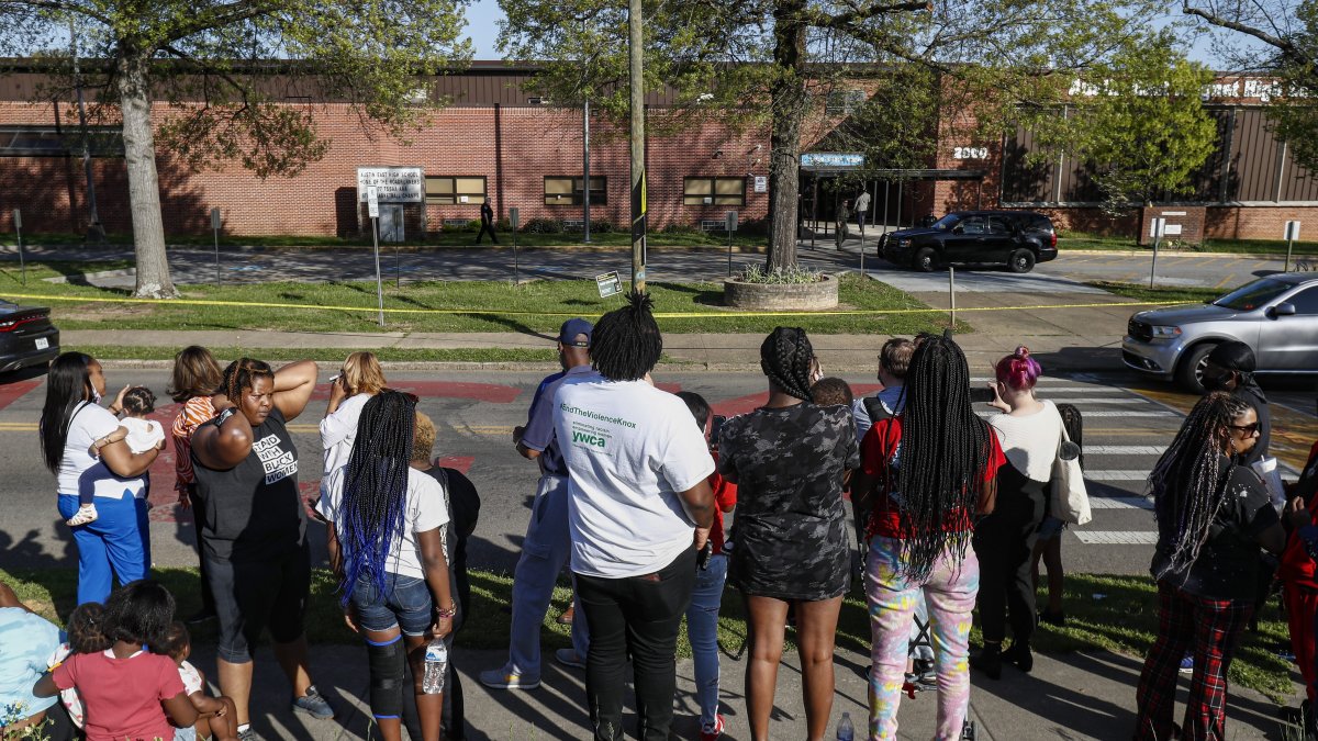 School shoot. School shooting in Knoxville. Yakima High School shooting.