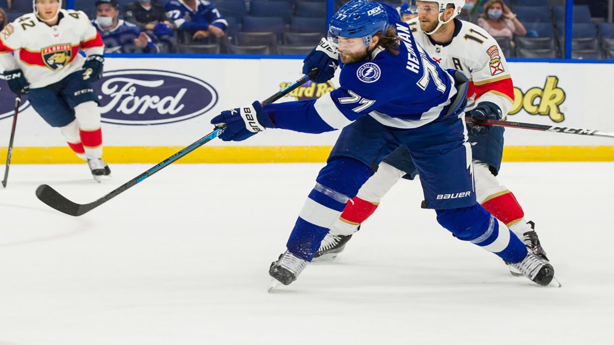 Ross Colton's last-second goal for Lightning stuns Panthers in Game 2