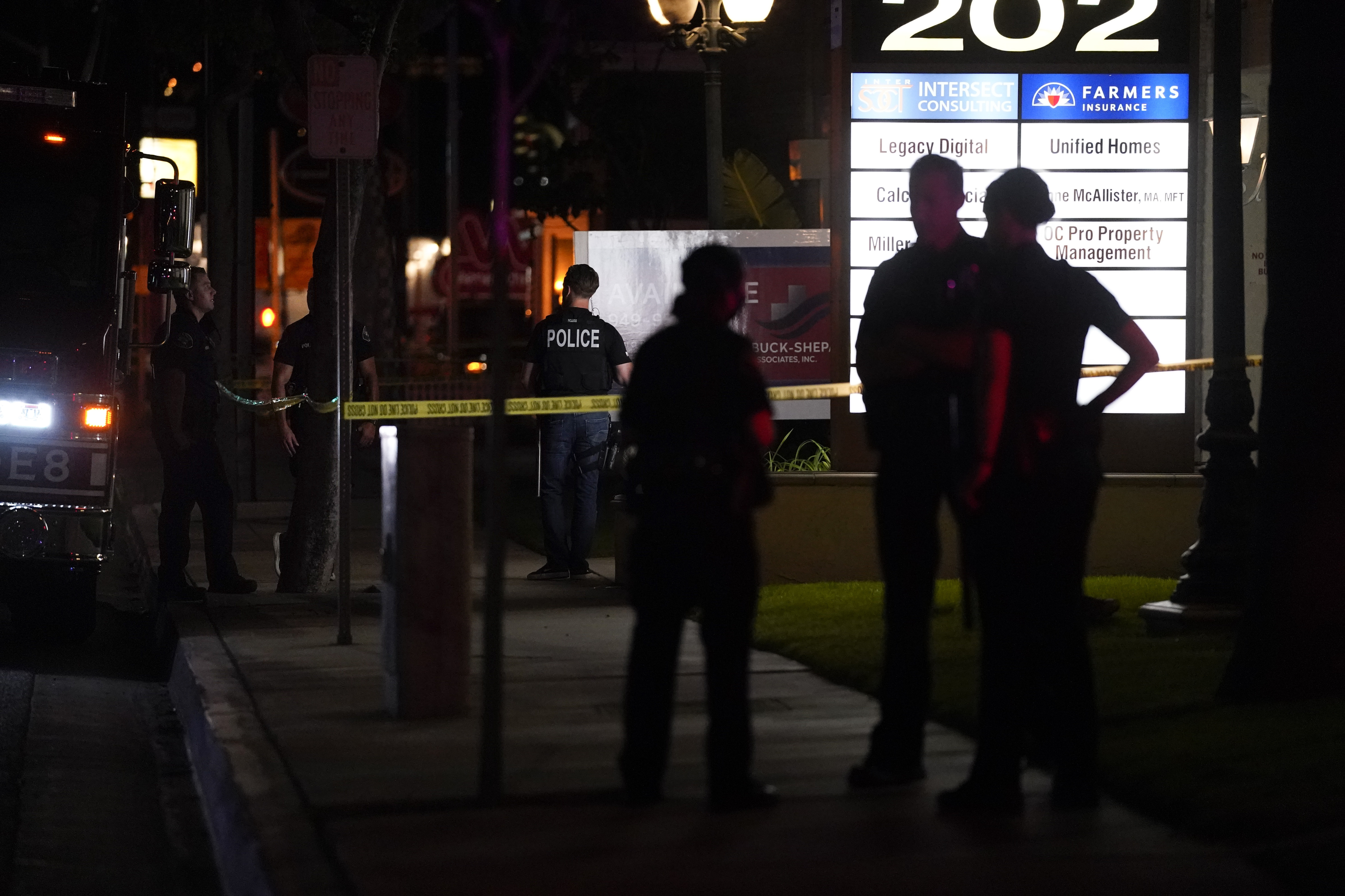 Niño entre 4 muertos en un tiroteo en el edificio de oficinas de California