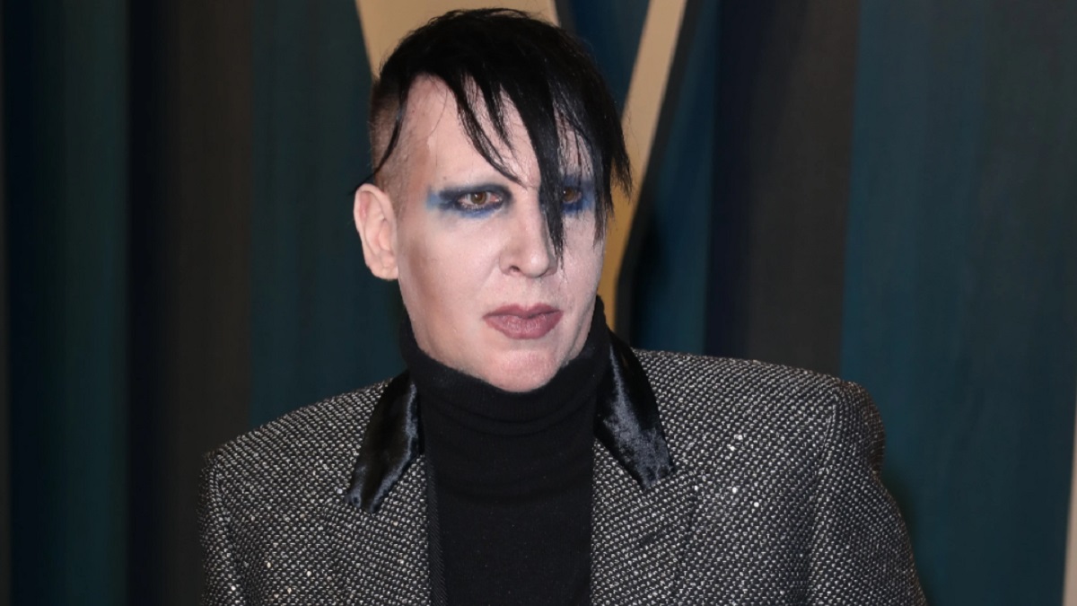 Marilyn Manson to plead no contest to blowing his nose on videographer in New Hampshire