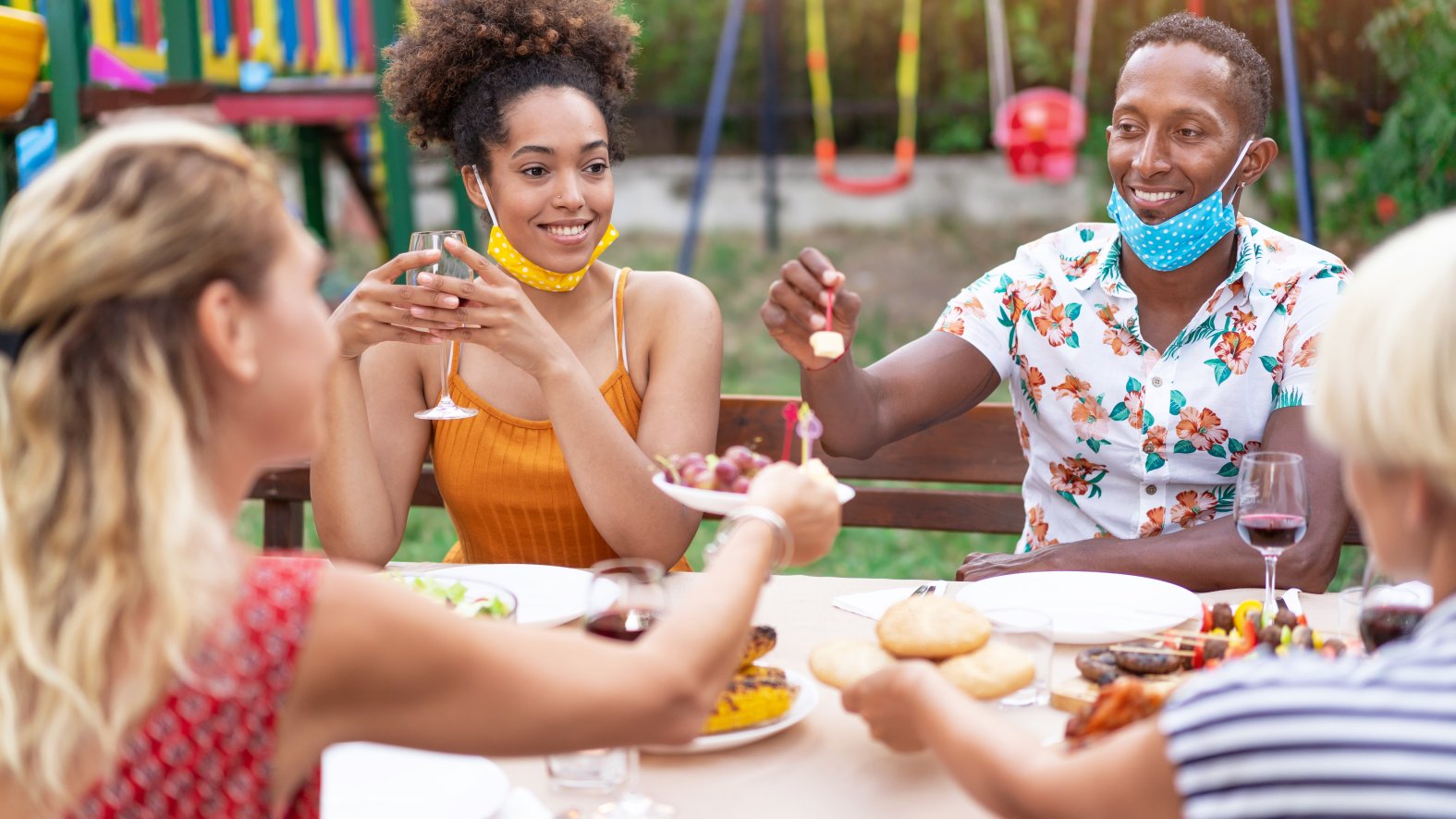 Memorial Day 2021: Do We Need to Wear Masks at an Outdoor Barbecue