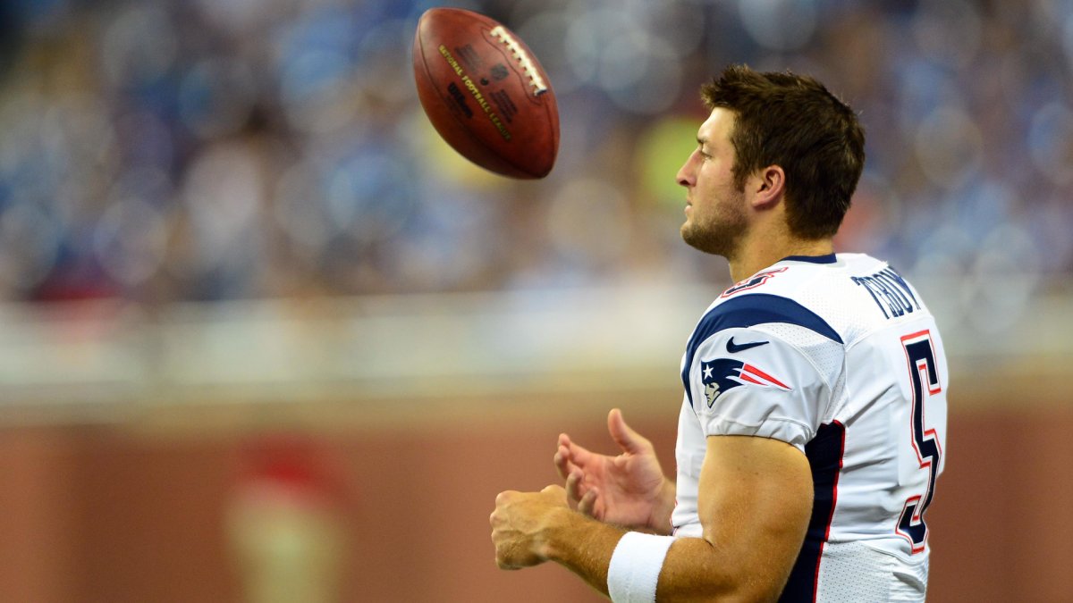 Tim Tebow's Denver Broncos jersey leads NFL sales for April