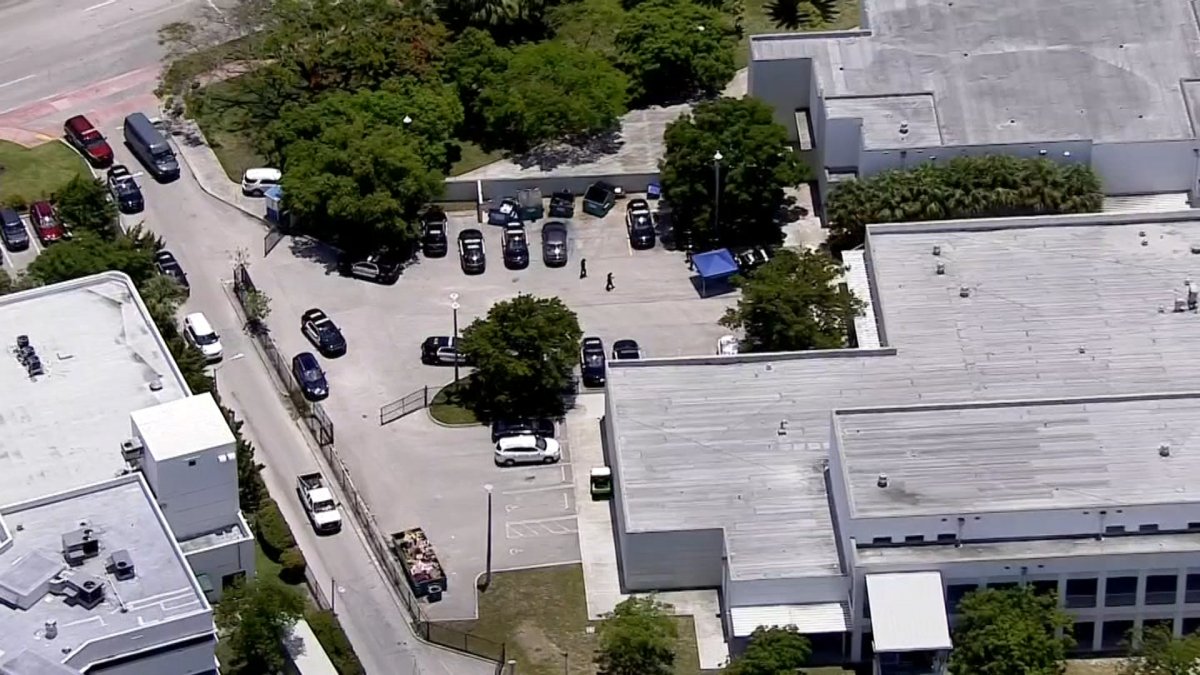 Miami Beach Senior High School on Lockdown NBC 6 South Florida