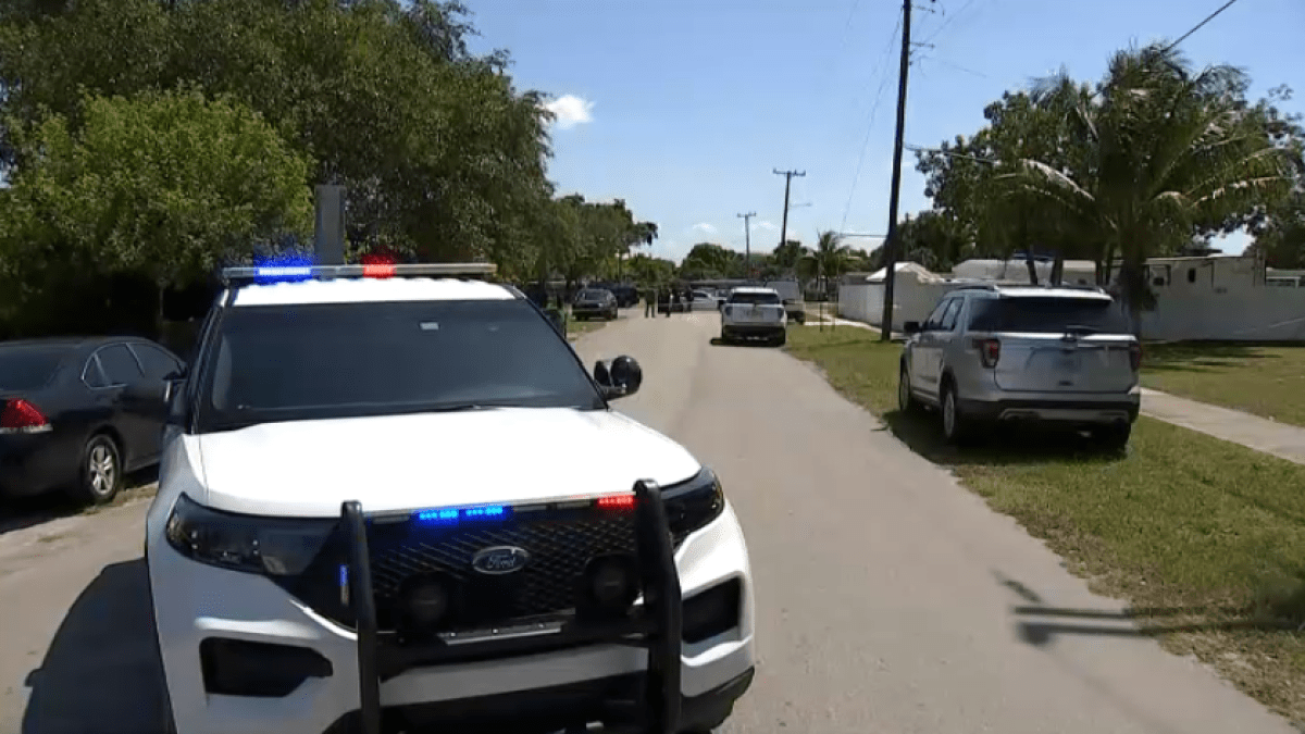 Police Shoot, Injure Suspect Who Fired at Officers in Miami Gardens ...