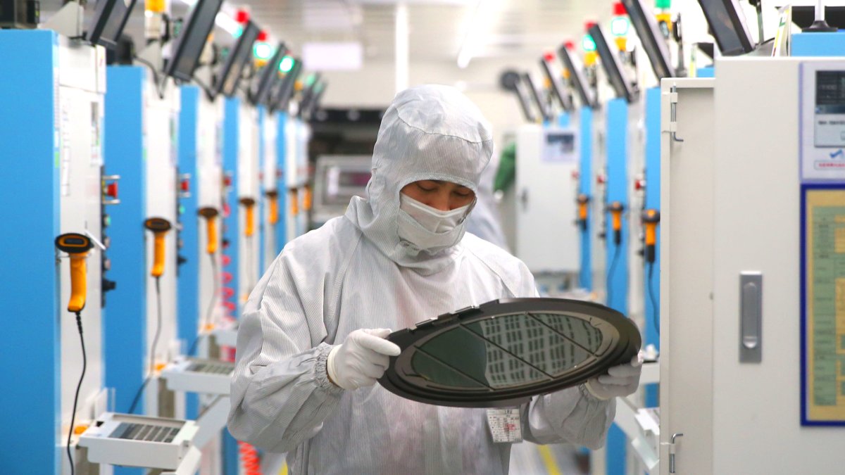China Is Still 'Three Or Four Generations' Away From Developing Latest Semiconductor Tech, IDC Says – NBC 6 South Florida - Vimarsana News