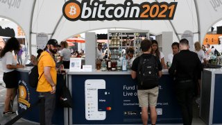 Bitcoin Conference Attendees Report Testing Positive for Covid After Returning From Miami