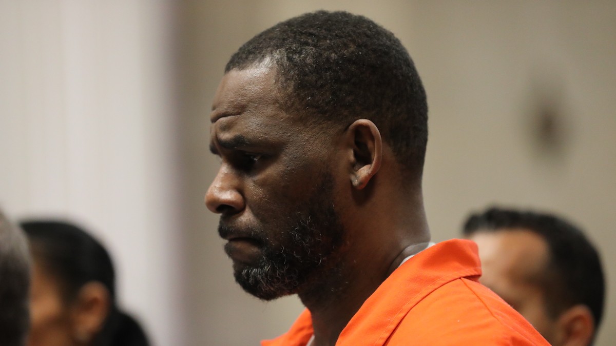 R. Kelly accuses prison officials of murder plot, says he’s in danger