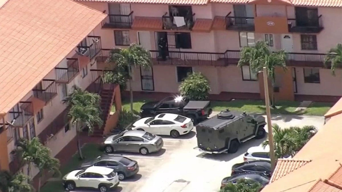 Man Who Barricaded in Hialeah Facing Murder Charge in Gas Station ...