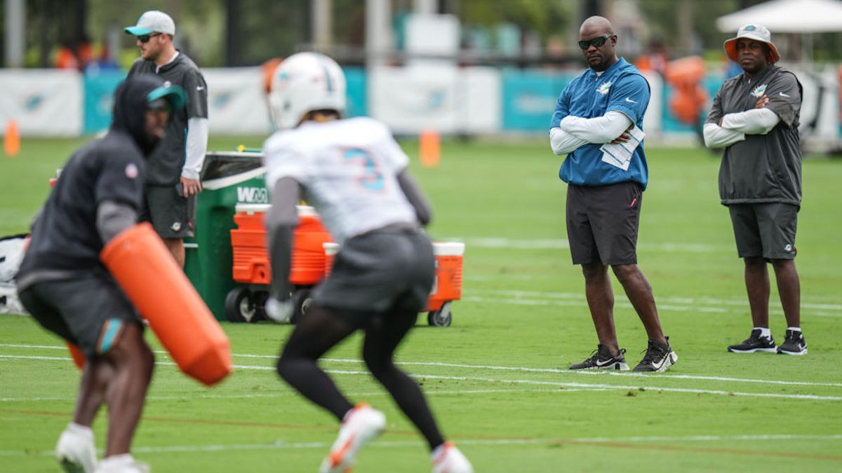 Dolphins rule Fuller out, WR dealing with personal matter