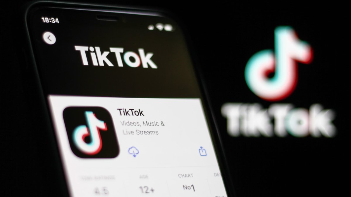 Teen TikTok Star’s Dad Fatally Shoots Armed Stalker Who Turned Up at Their Home