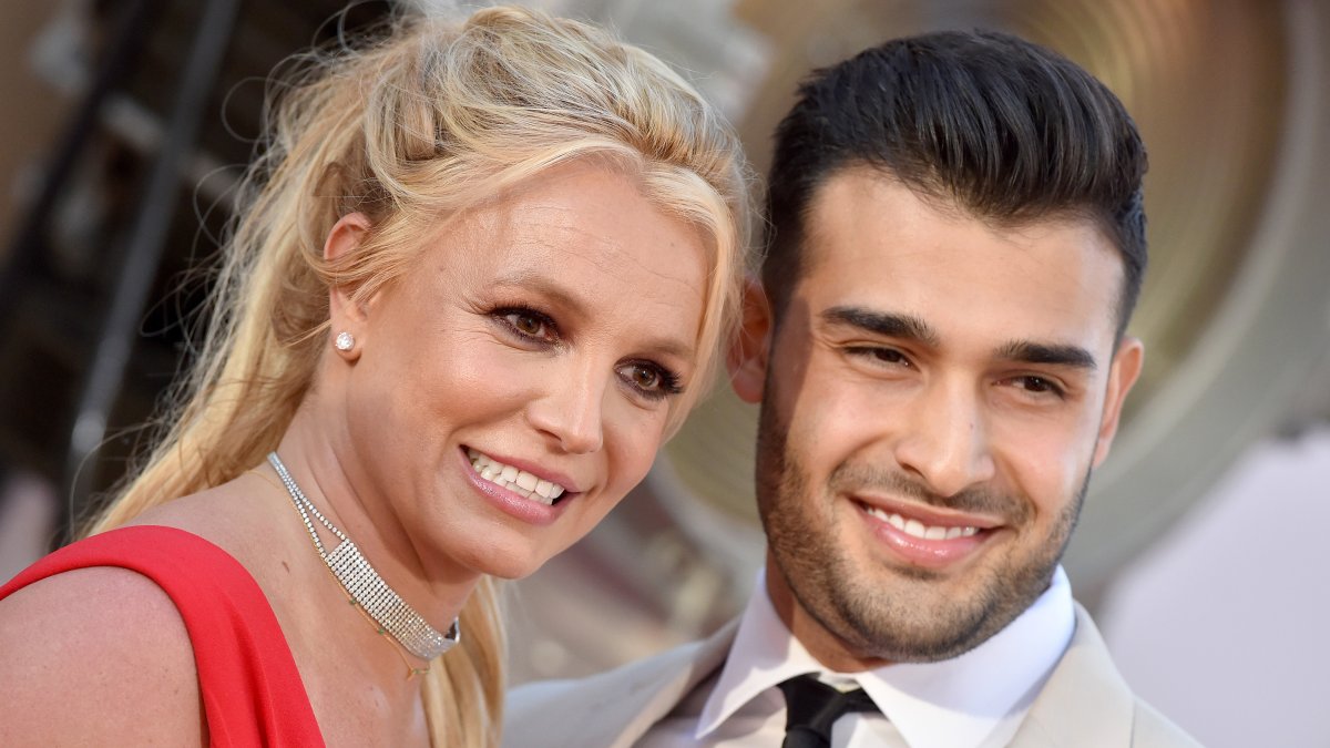 Britney Spears Pregnant, Expecting First Baby With Fiance Sam Asghari