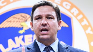 LAKELAND, FLORIDA, UNITED STATES – 2021/09/07: Florida Governor Ron DeSantis speaks at a press conference at the Lakeland, Florida Police Department to announce a new proposal that would provide $5,000 signing bonuses to those who sign on to be law enforcement officers from within the state of Florida, and those who come from out-of-state.
The plan would also pay up to $1,000 for training and relocation, and would set up a scholarship to pay the cost for the law enforcement academy. (Photo by Paul Hennessy/SOPA Images/LightRocket via Getty Images)