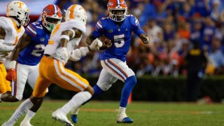 GAINESVILLE, FL – SEPTEMBER 25: Florida Gators quarterback Emory Jones (5) runs with the ball during the game between the Tennessee Volunteers and the Florida Gators on September 25, 2021 at Ben Hill Griffin Stadium at Florida Field in Gainesville, Fl. (Photo by David Rosenblum/Icon Sportswire via Getty Images)