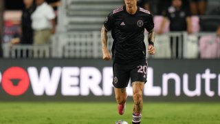 FORT LAUDERDALE, FLORIDA – AUGUST 18: Brek Shea #20 of Inter Miami CF controls the ball against Chicago Fire FC during the second half at DRV PNK Stadium on August 18, 2021 in Fort Lauderdale, Florida. (Photo by Mark Brown/Getty Images)