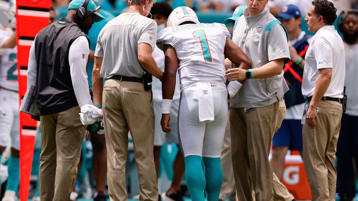 Dolphins waiting to see severity of Tagovailoa's rib injury