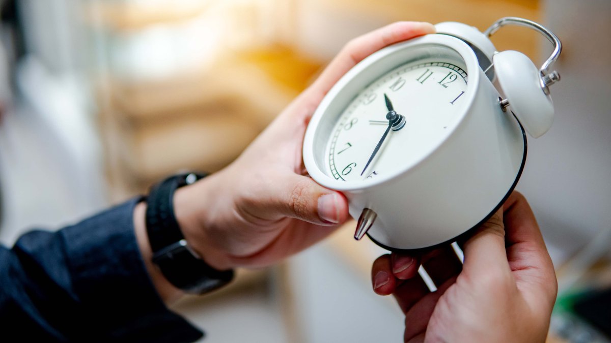 Daylight Saving Time Begins Sunday for Most Americans – NBC 6 South Florida - Vimarsana News