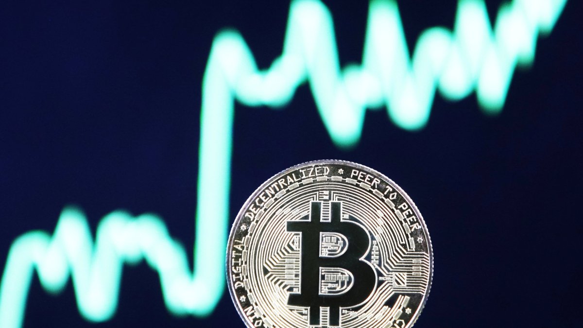 Bitcoin Climbs Back Above $50,000 as It Starts October on a Tear - Vimarsana News