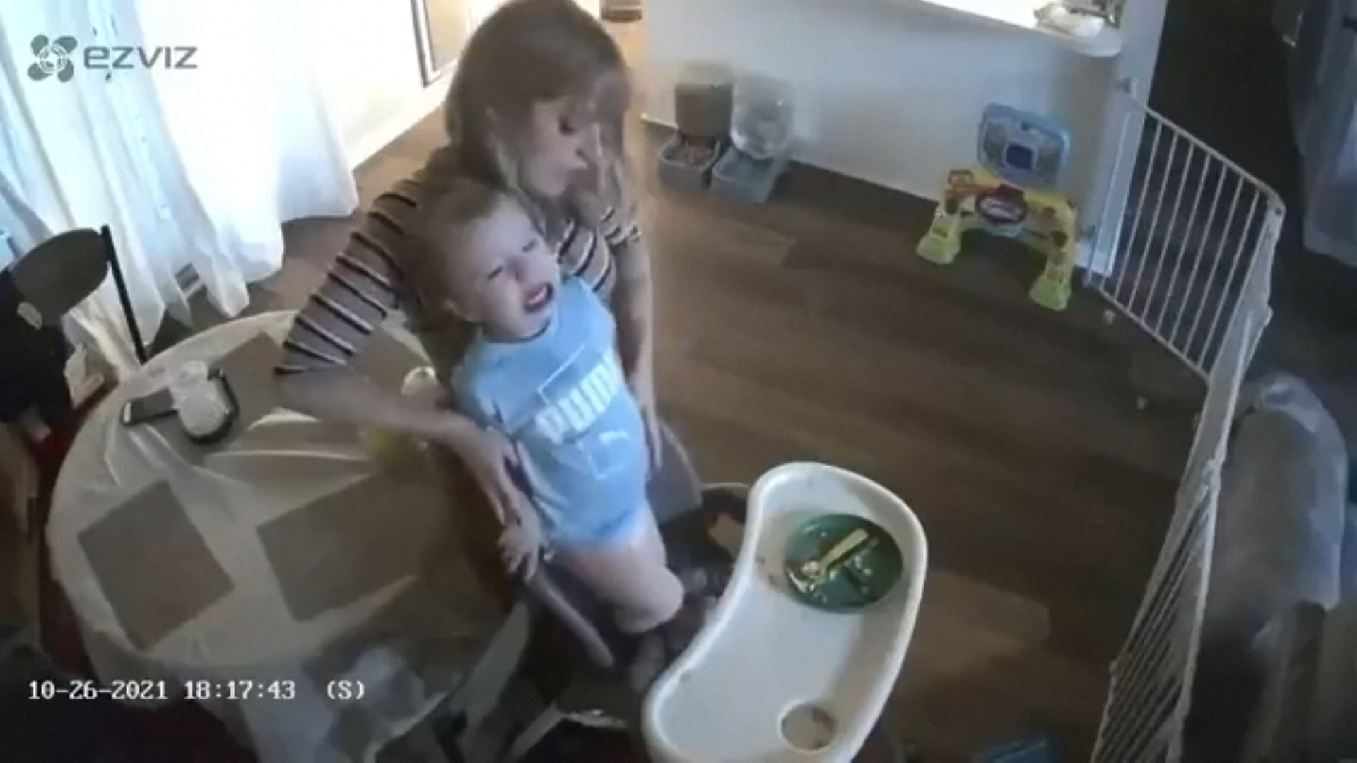 Babysitter abuses baby deals for throwing up