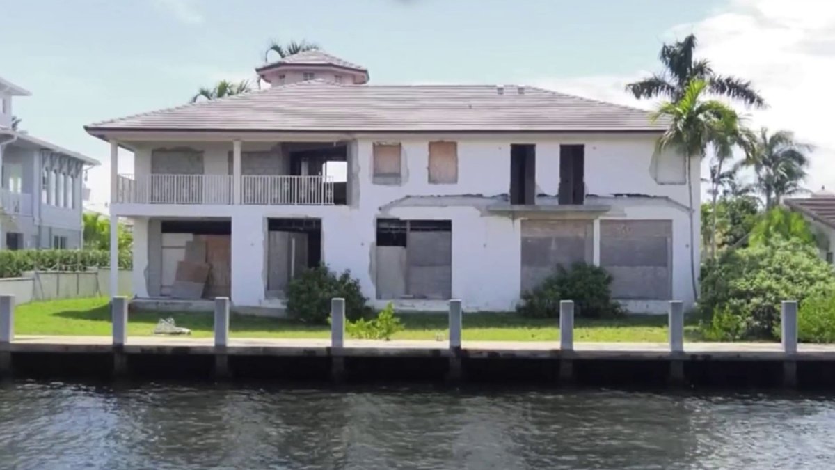Home Damaged During Hurricane Wilma Still an Eyesore in Pricey Broward Neighborhood - Vimarsana News
