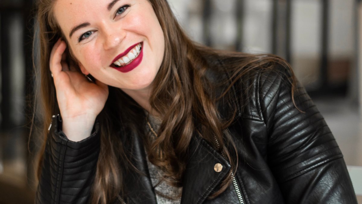 This Millennial Saved $100,000 and Quit Her Marketing Job by Age 25. Here's How She Did It - Vimarsana News