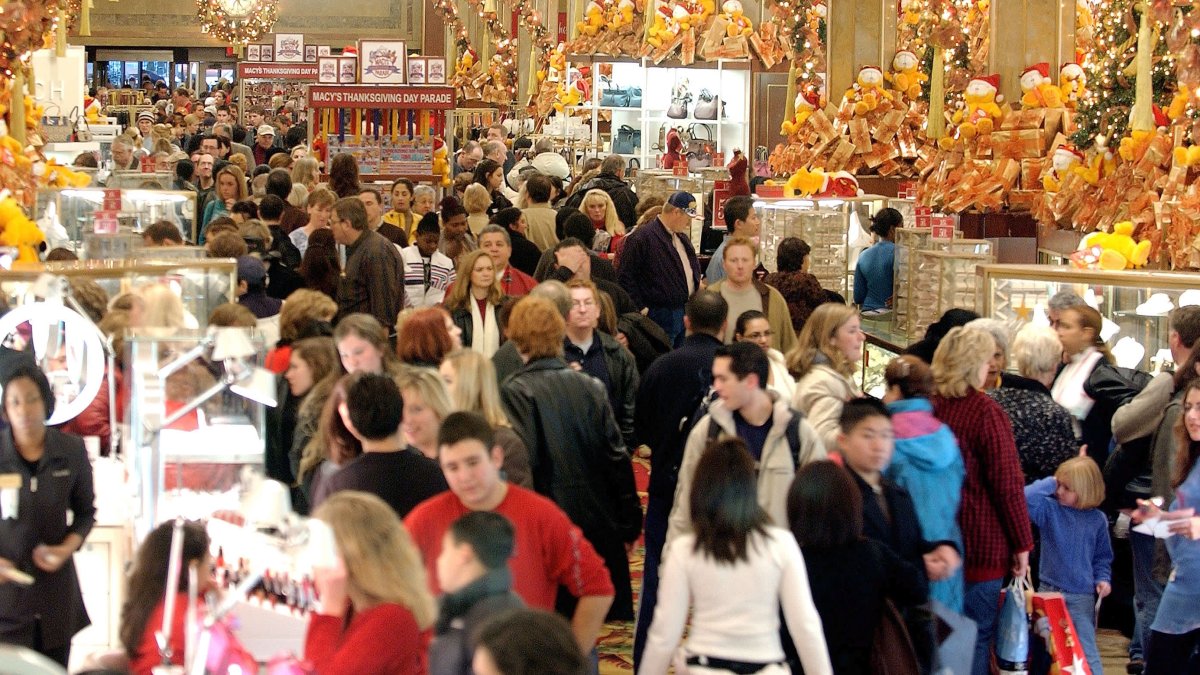 Sitting Out the Season: A Record Number of Americans Say They Won't Be Buying Holiday Gifts This Year - Vimarsana News