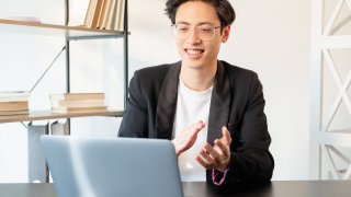 ‘As We Move Forward, Pay Will Be More Transparent’: How Hybrid Work Could Improve Pay Equity Nationwide, According to HR Experts