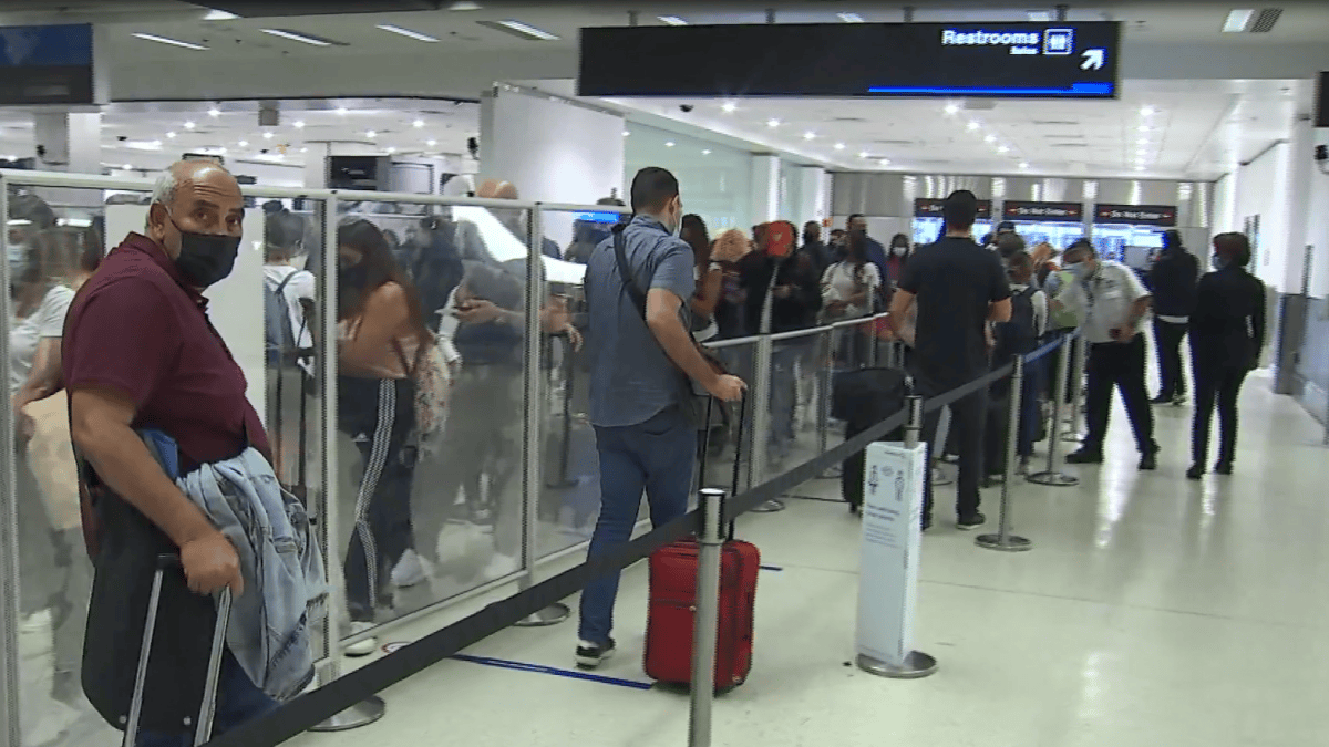 Record Number of Travelers At South Florida Airports Ahead of Thanksgiving Holiday – NBC 6 South Florida - Vimarsana News