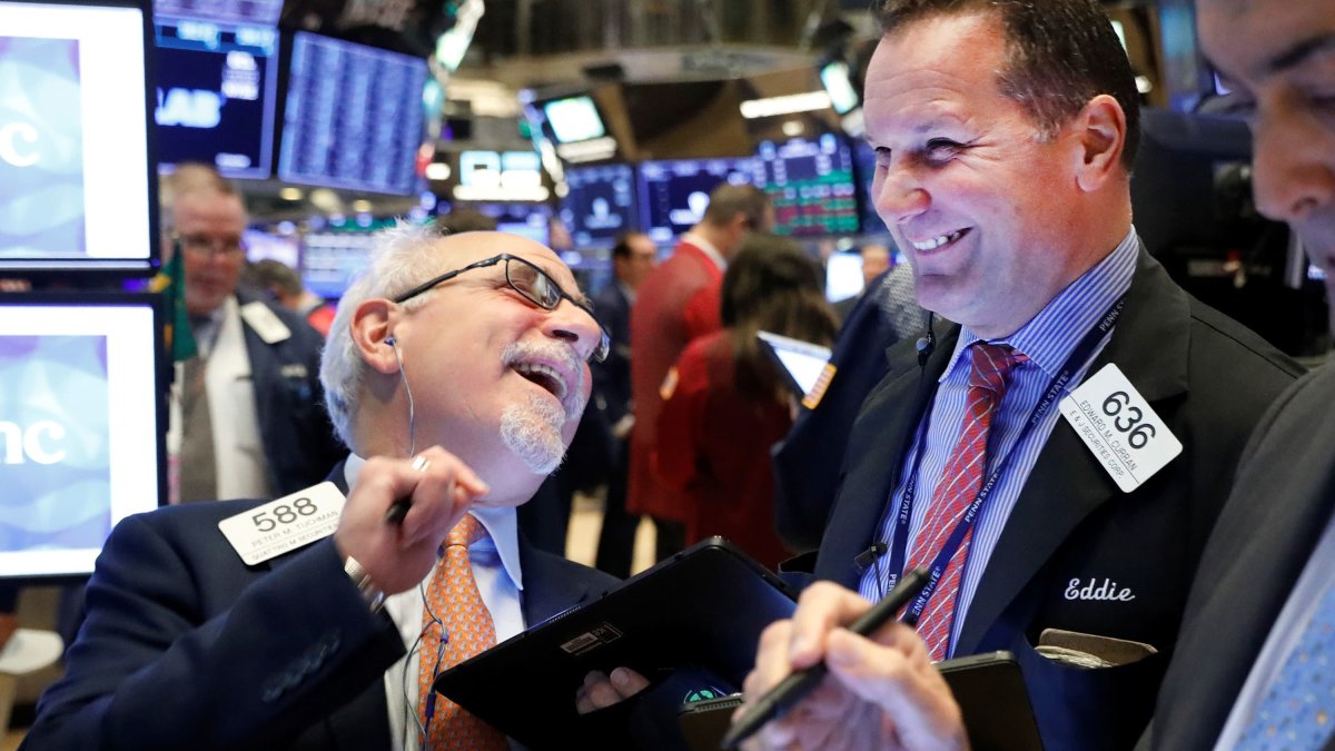 Small-Cap and Value Stocks Are Poised to Keep Climbing in 2022, Says One of the World's Top Asset Managers - Vimarsana News