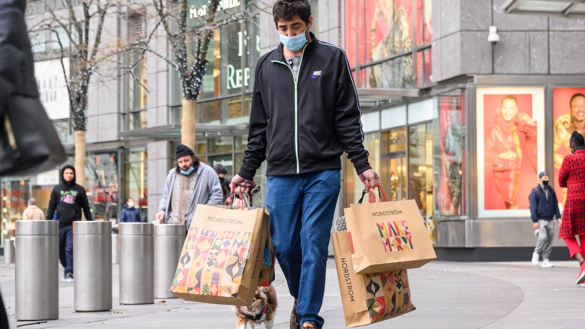 Holiday Sales on Track to Blow Past Record for Spending, Topping Retail Trade Group's Biggest Forecast - Vimarsana News