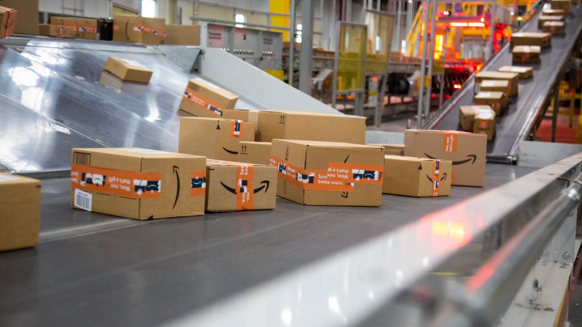 Amazon Fined $1.28 Billion by Italy's Antitrust Regulators - Vimarsana News