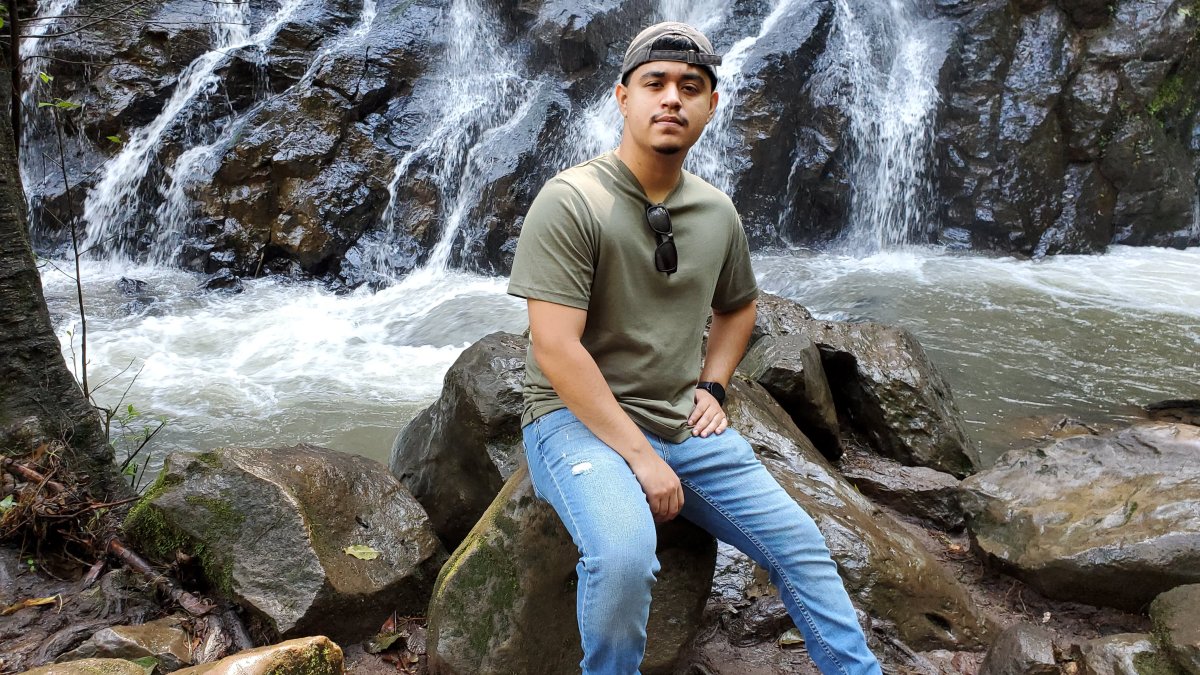 This 23-Year-Old Left the U.S. for Mexico and Now Lives on $1,400 Per Month—Here's How He Earns and Spends His Money - Vimarsana News