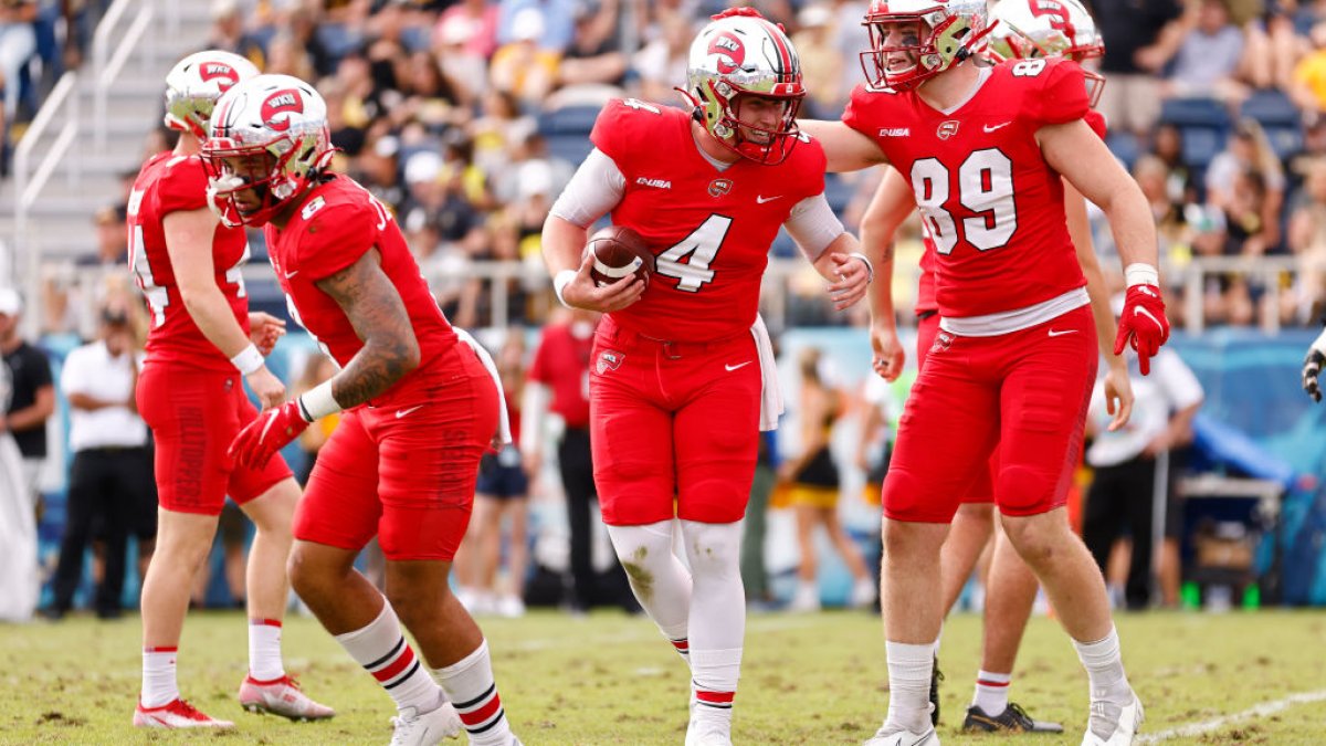 Bailey Zappe gets records, WKU rolls past App St in Boca Raton