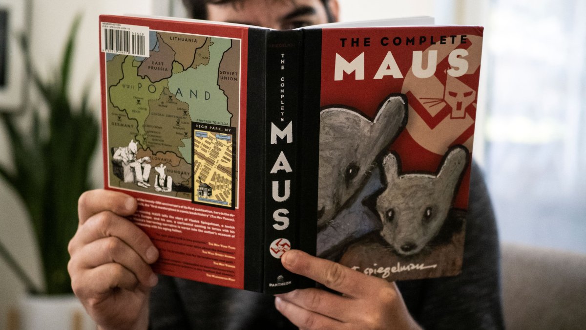 'Maus' Is an Amazon Bestseller After Tennessee School Ban – Author Art Spiegelman Compares Board to Putin – NBC 6 South Florida - Vimarsana News