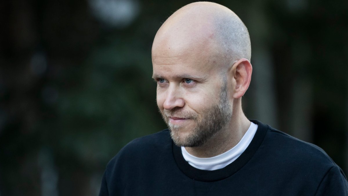 Spotify CEO Says He Feels Good About How He Handled Joe Rogan Controversy as Stock Drops