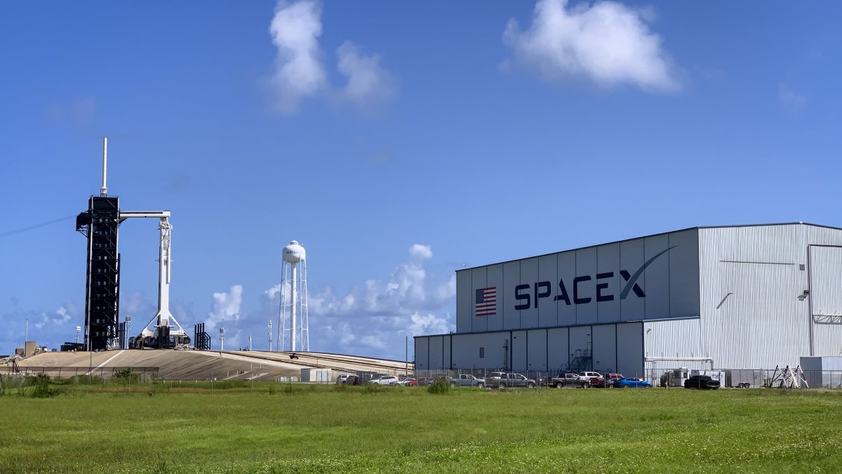 WATCH: SpaceX Successfully Launches 53 Starlink Satellites From Florida - Vimarsana News