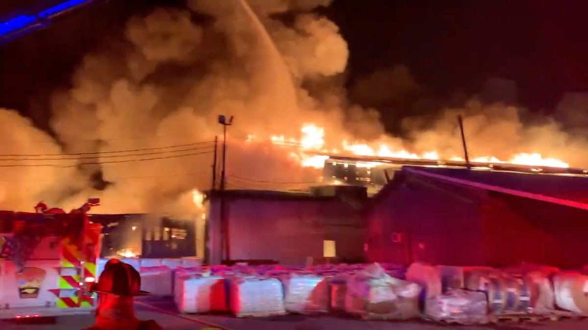 Thousands Called to Evacuate Area Around North Carolina Fertilizer Plant as Fire Rages - Vimarsana News