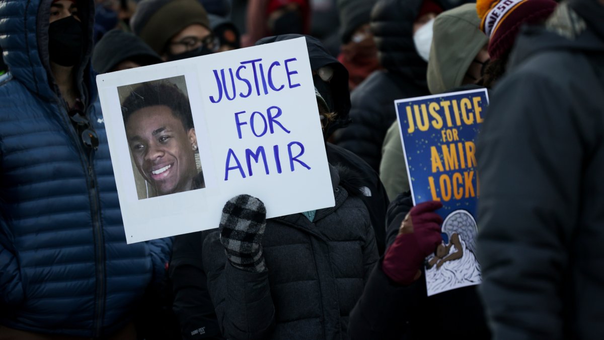Cop Safety Cited in No-Knock Warrant Ahead of Amir Locke's Death - Vimarsana News
