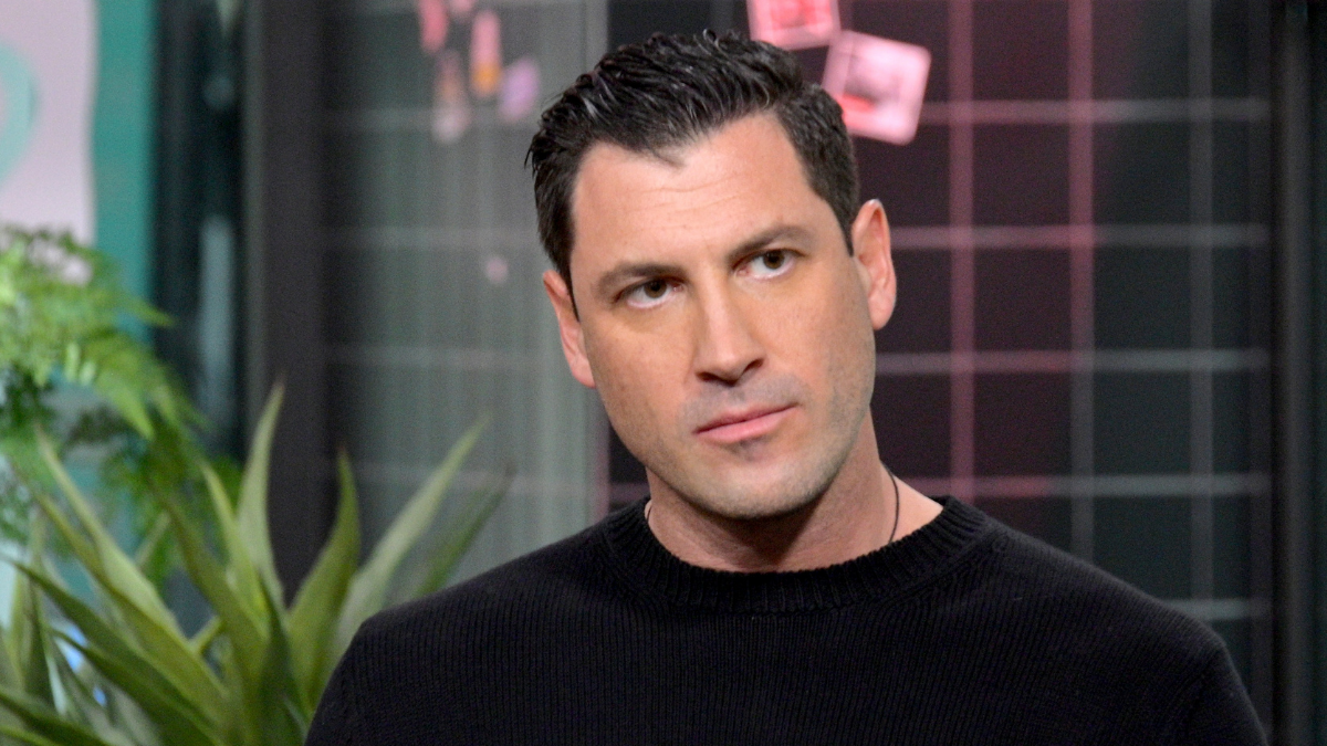 ‘Dancing With The Stars’ alum Maksim Chmerkovskiy Shares ‘Stressful’ Update From Kyiv Amid Russia-Ukraine Crisis ‘Dancing With The Stars’ alum Maksim Chmerkovskiy Shares ‘Stressful’ Update From Kyiv Amid Russia-Ukraine Crisis