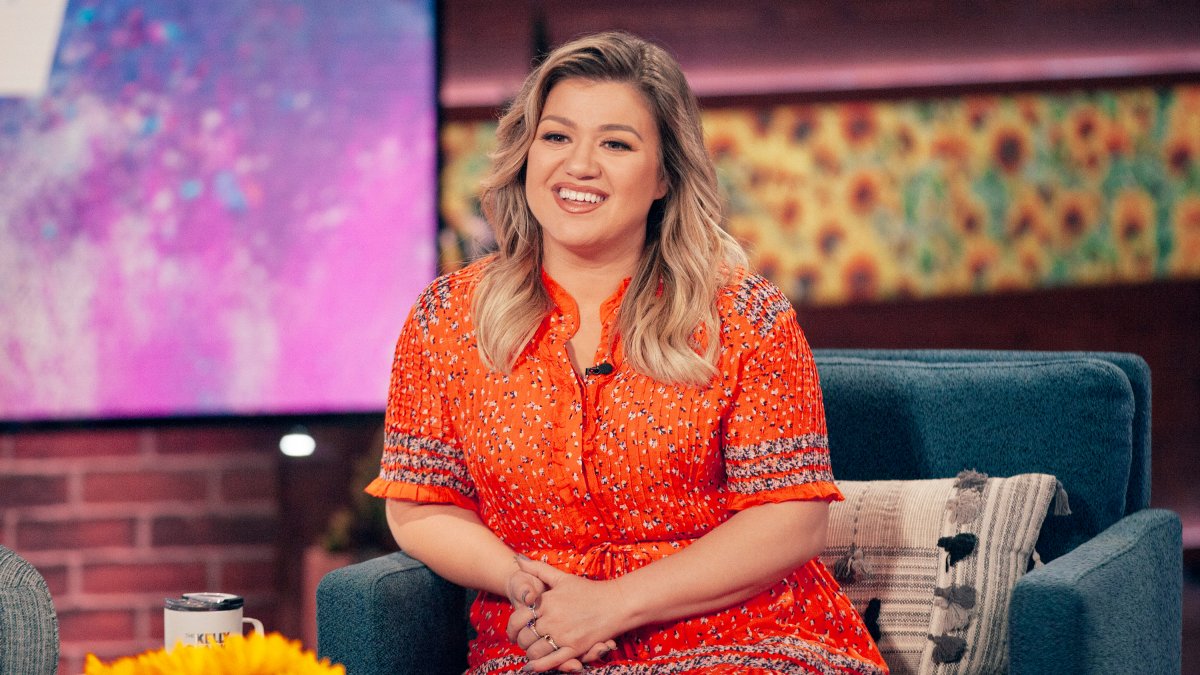 Kelly Clarkson Is Officially Changing Her Name Post-Divorce