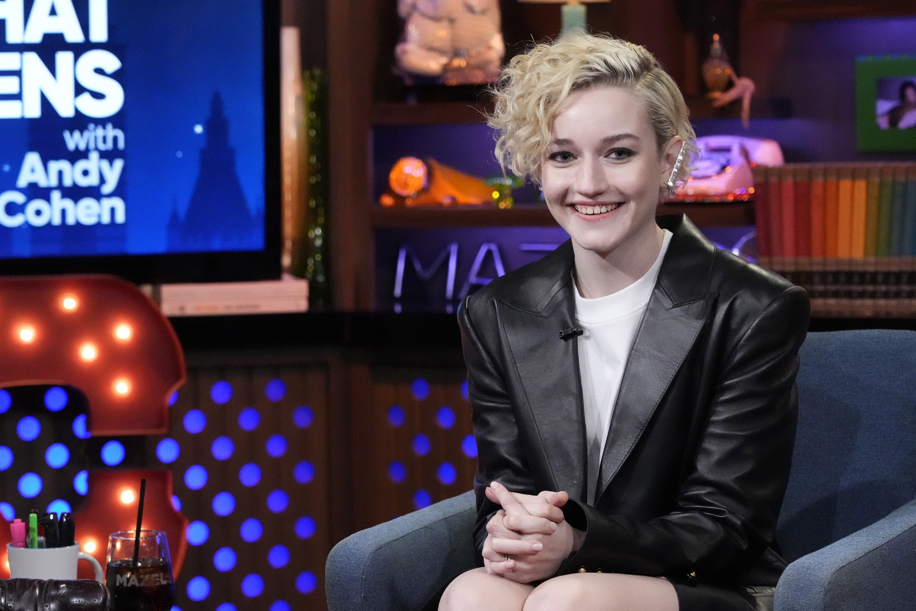 Breaking Down Julia Garner’s Unique Accent on ‘Inventing Anna’