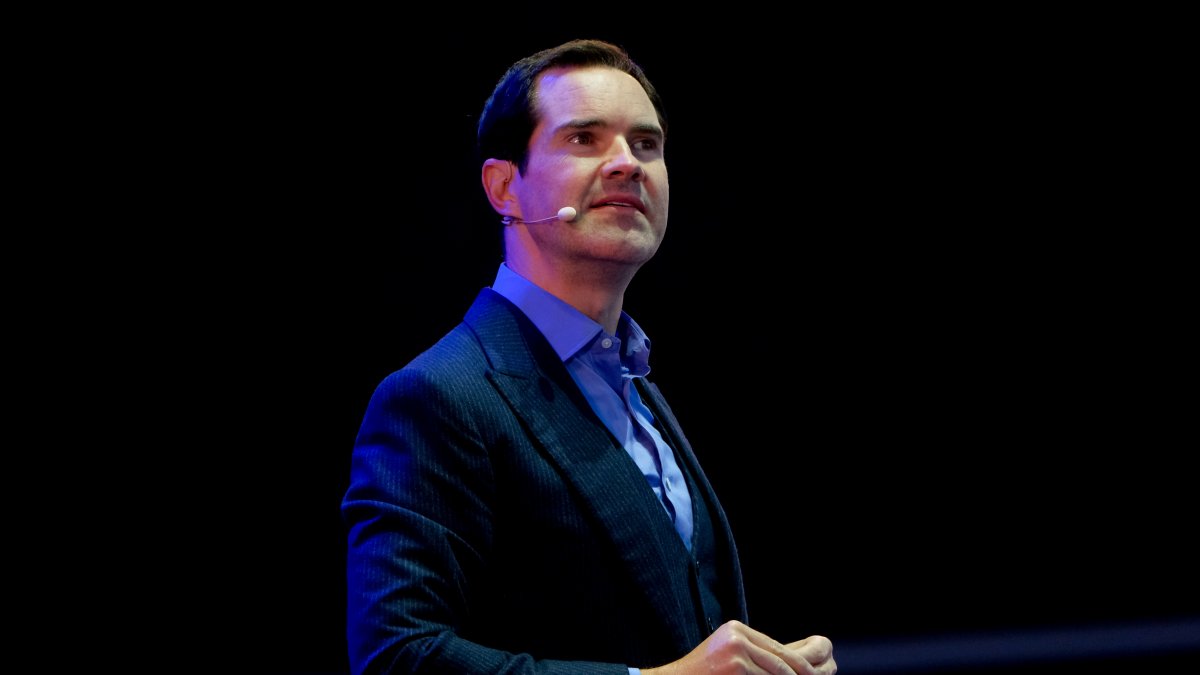 Comedian Jimmy Carr Denounced for ‘Abhorrent’ Holocaust Remark in Netflix Special