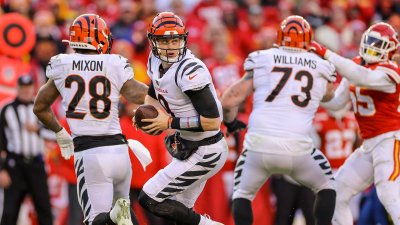 Barry Sanders Credits Joe Burrow For Helping Turn Around Bengals' Future –  NBC 6 South Florida