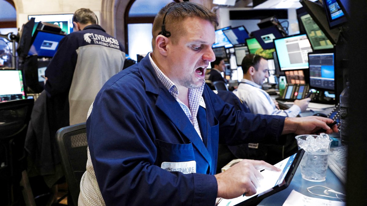 5 Things to Know Before the Stock Market Opens Monday - Vimarsana News
