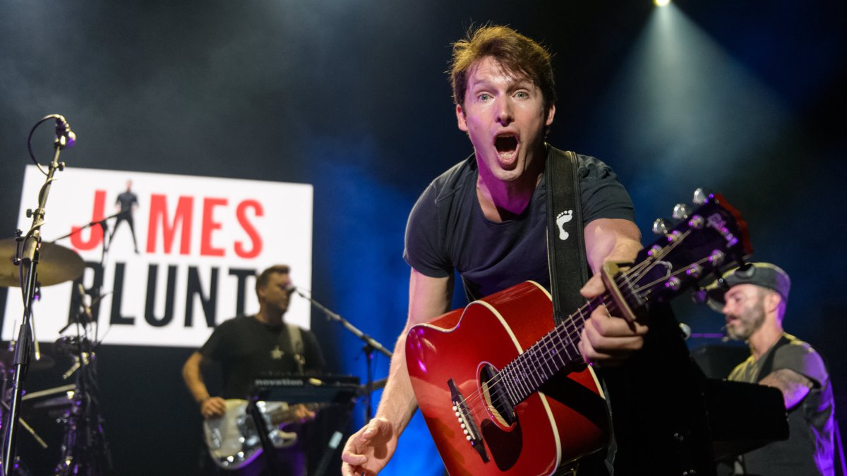 James Blunt Says More Should Be Done to Moderate Online Hate, Gives Tips on Dealing With Trolls - Vimarsana News