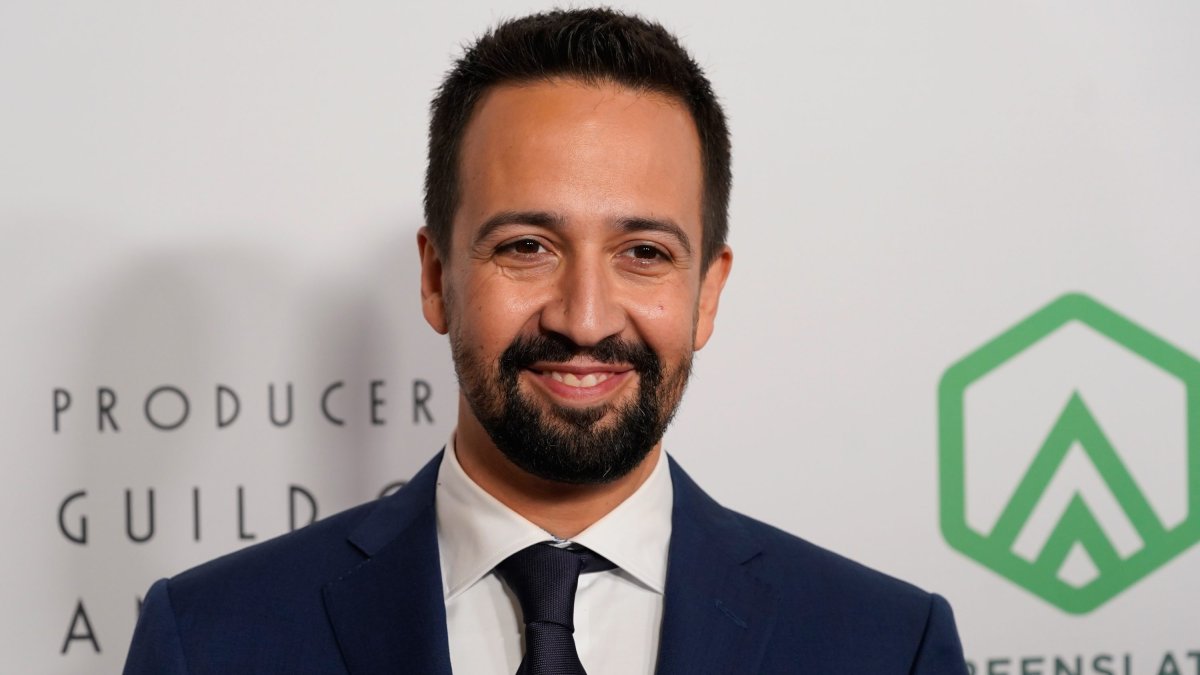 Lin-Manuel Miranda to Miss Oscars After Wife Tests Positive for COVID