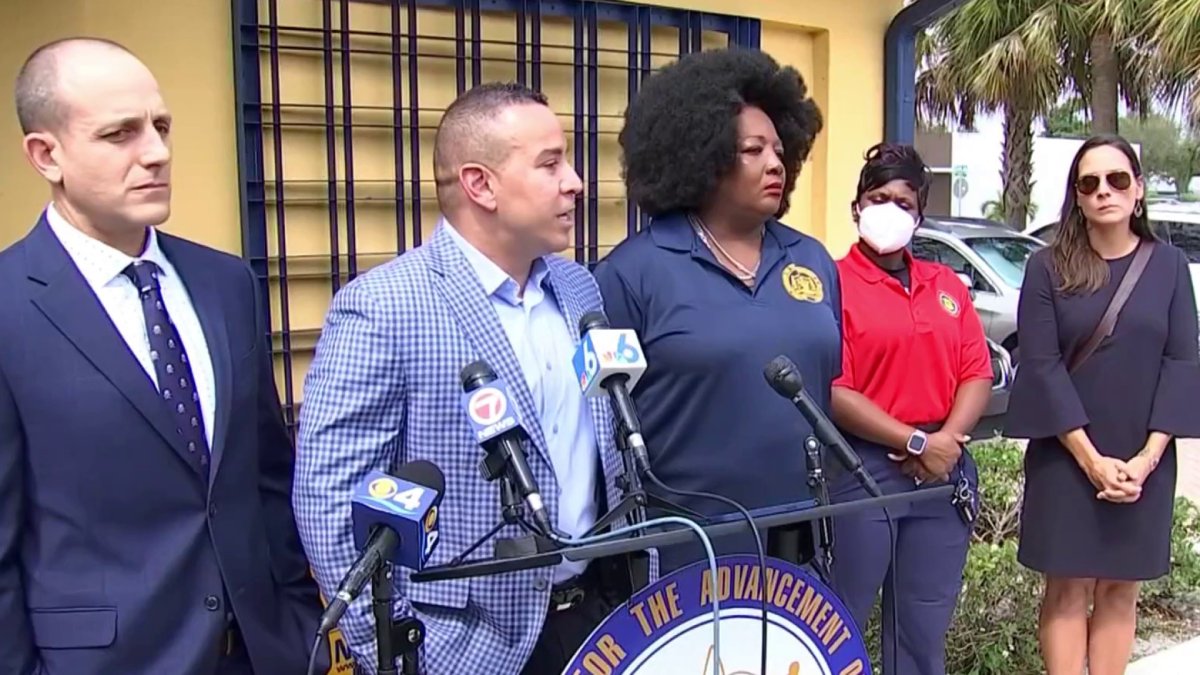 Ex-Fort Lauderdale Police Chief Denies Promoting Based on Anything But Qualifications - Vimarsana News