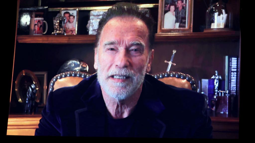 Arnold Schwarzenegger, in Video to Russians, Tells Putin to ‘Stop This War’