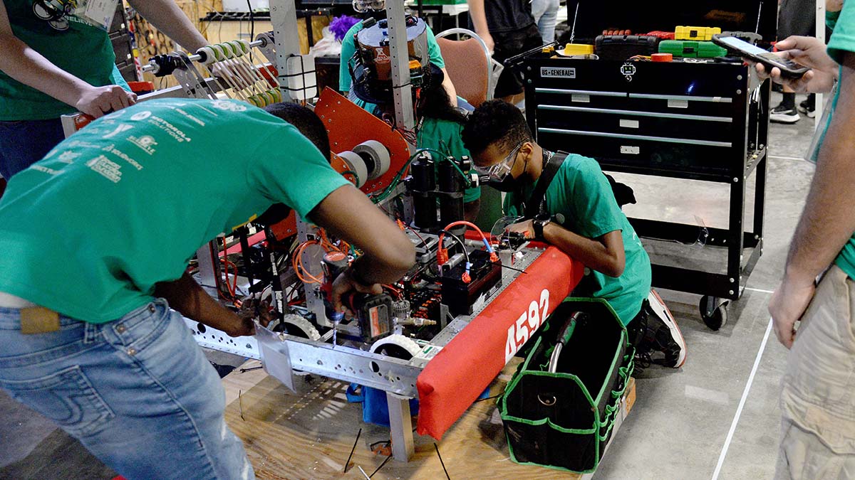 Broward Students Win Robotics Competition, Move On To Nationals - Image