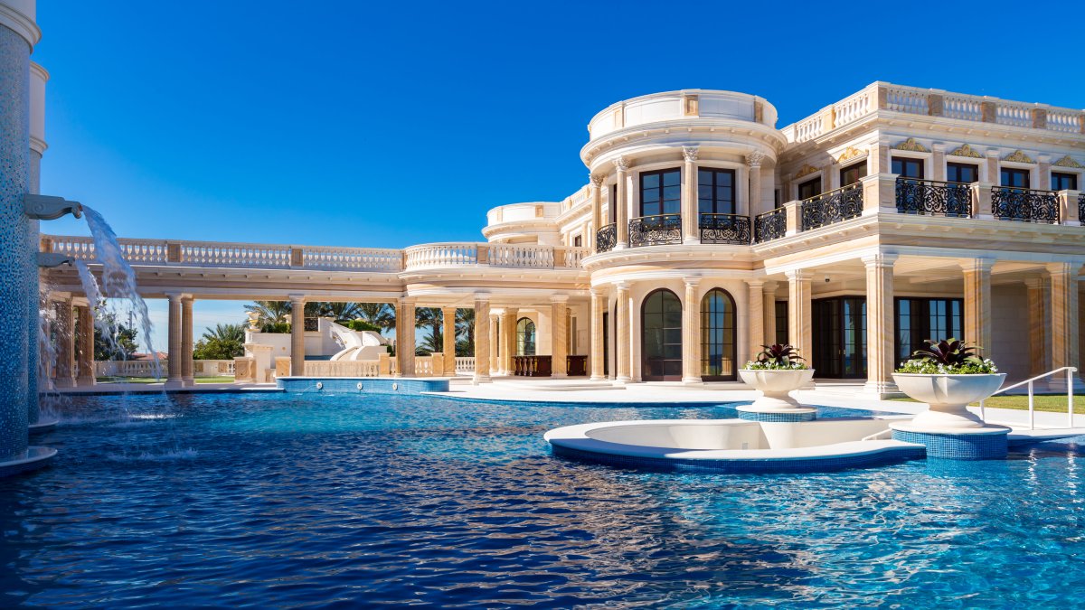 Distress Sales and 9-Figure Discounts: Hard-To-Sell Mega-Mansions Find a Last Resort at Real Estate Auction - Vimarsana News